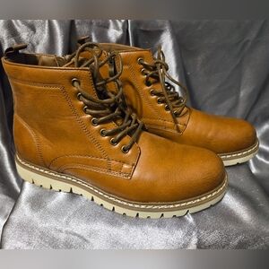 Steve Madden Lightweight Lace-Up P-Broome Chukka Ankle Boots